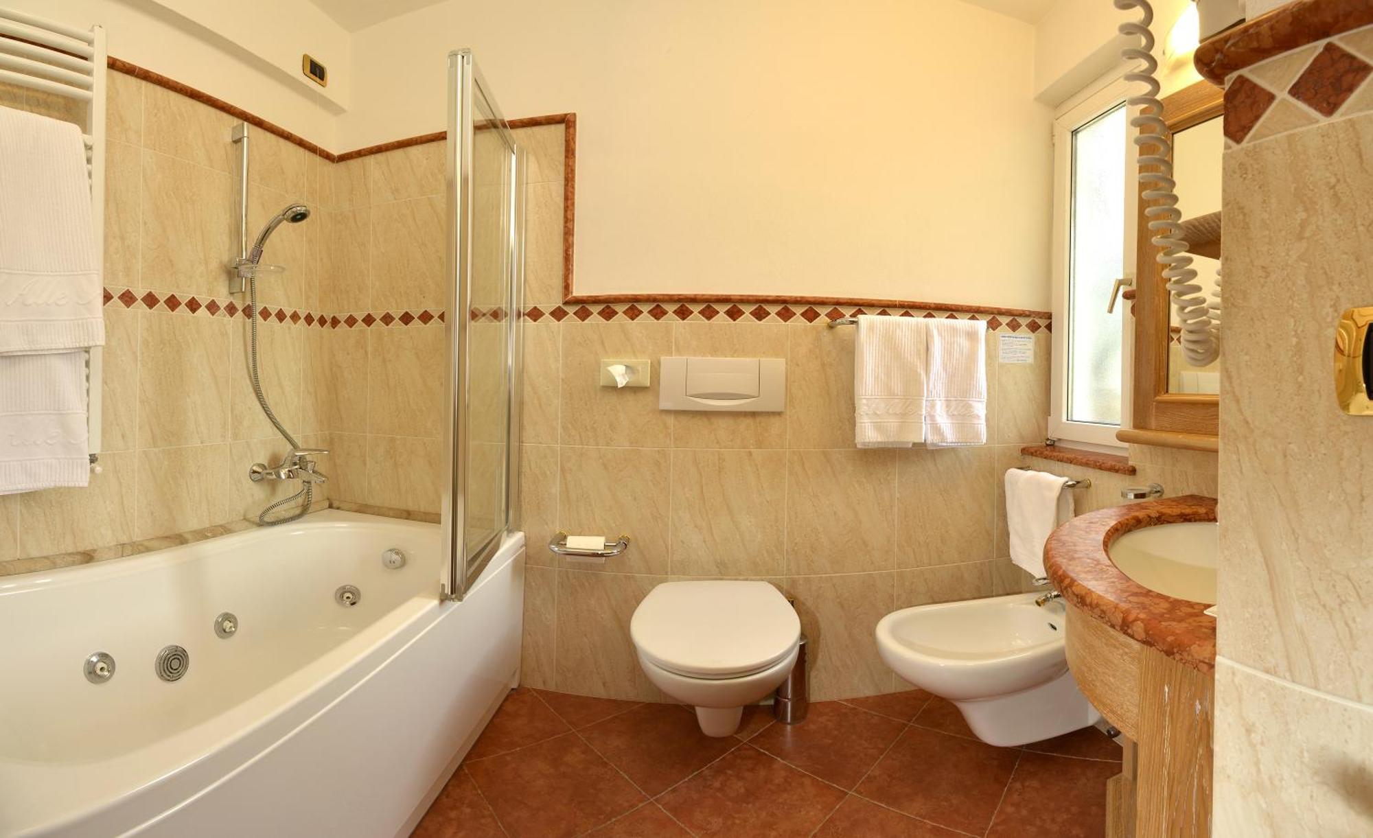 Hotel Alle Alpi Moena Oda fotoğraf